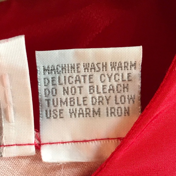 ShapeLy Retro Red Blouse - Picture 7 of 7